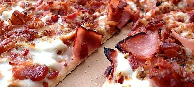 Итальянская пицца с ветчиной