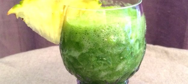 Смузи из ананаса со щавелем