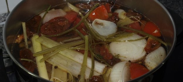 Пряный овощной бульон