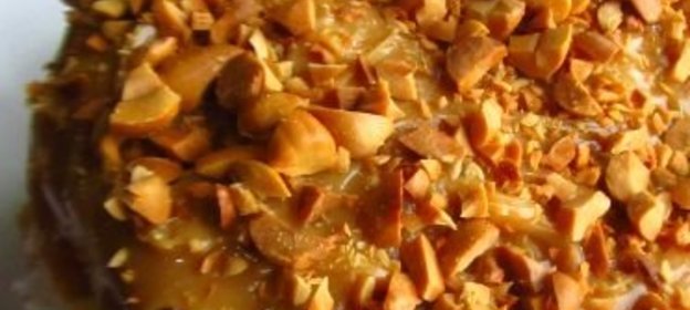 «Шифоновый» торт с арахисом и зефиром