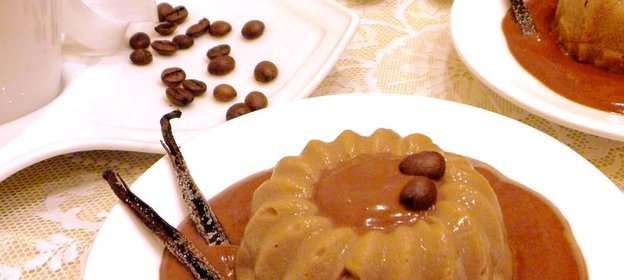 Кофейно-ванильный пудинг с кофейно-ромовым соусом