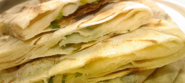 Лепешки с луком