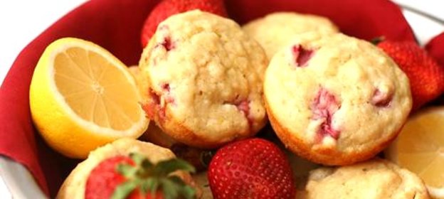 Клубнично-лимонные маффины с рикоттой