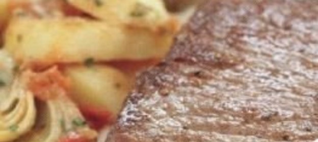 Стейки с овощным рагу