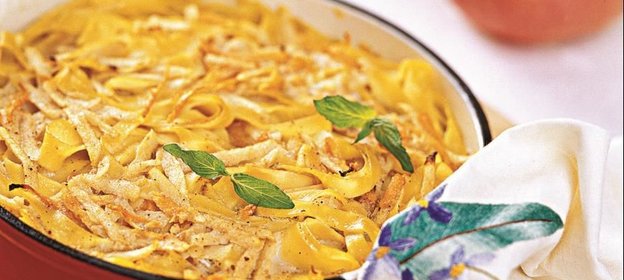 Запеканка из лапши с морковью и яблоками