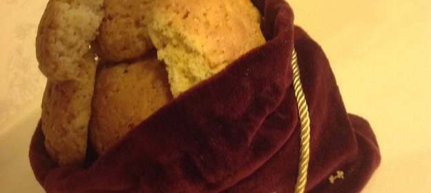 Хрустящее печенье с вишней