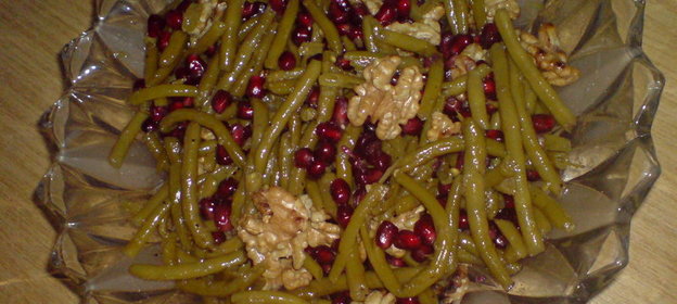 Салат из граната и стручковой фасоли