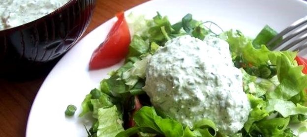 Соус с зеленым луком, бульоном и сливками к жареному мясу