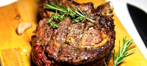 Стейк из баранины на гриле