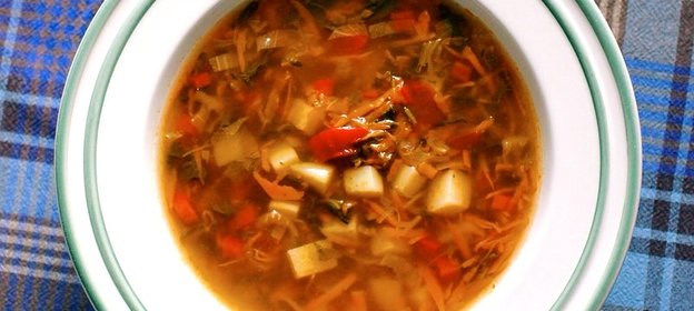 Вегетарианские щи со шпинатом