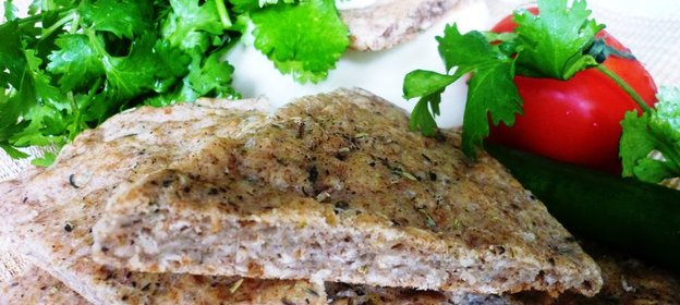 Овсяно-ржаная лепешка с травами