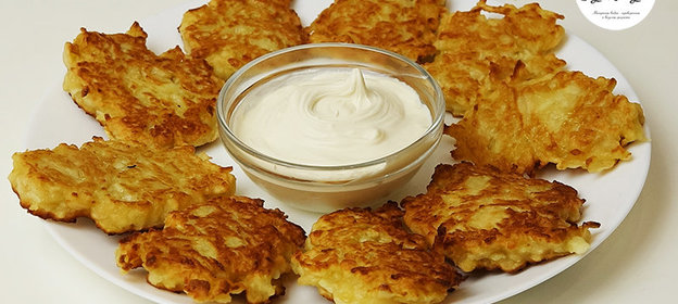 Яблочные оладьи