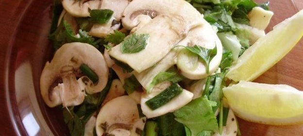 Салат Грибной вкусный из свежих шампиньонов