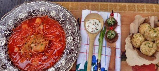 Рыба со сметаной и солеными грибами.