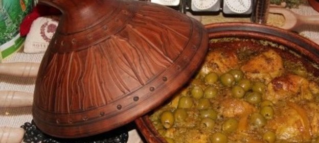 Тажин из курицы с оливками и солеными лимонами