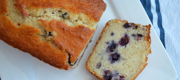 Лимонный кекс с черникой