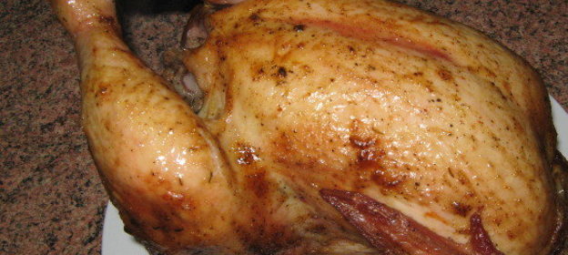 Курица на бутылке