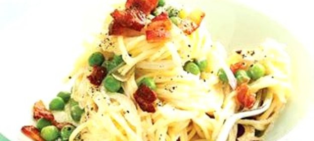 Паста с беконом и горошком