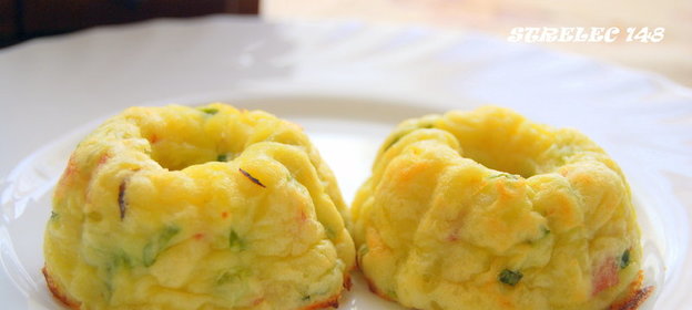 Маффины-ньоки с зеленью и томатами