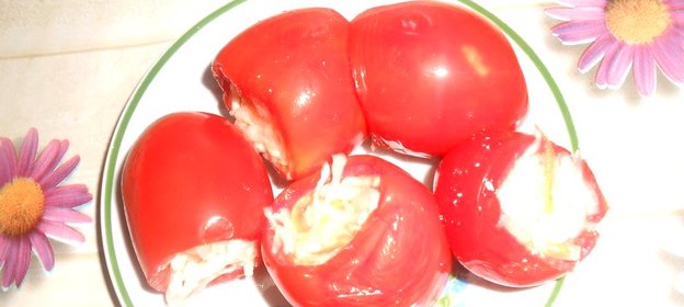 Соленые помидоры фаршированные капустой