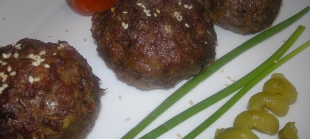 Мясо-кабачковые маффины с начинкой