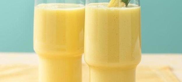 Смузи с ананасом и имбирем
