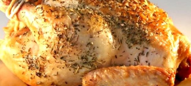 Курица, фаршированная яблоками