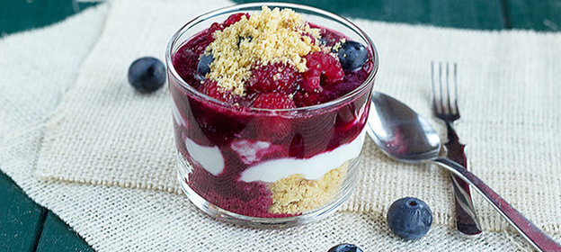 Ягодный десерт с маскарпоне