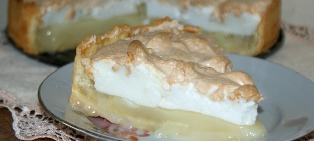 Лимонный пирог с безе
