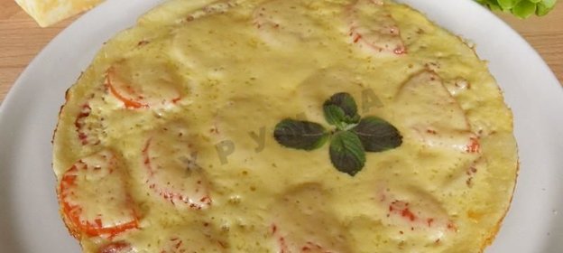 Пицца на сковороде за 5 минут с сыром и колбасой