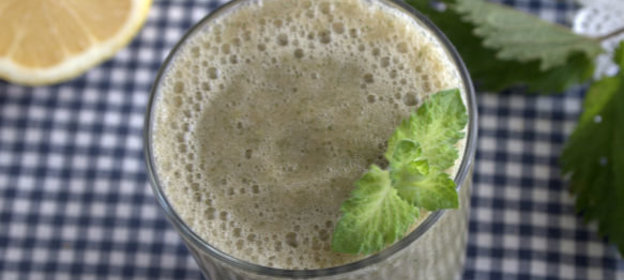 Фруктовый смузи с крапивой