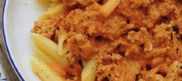 Паста со сливочным соусом болоньезе