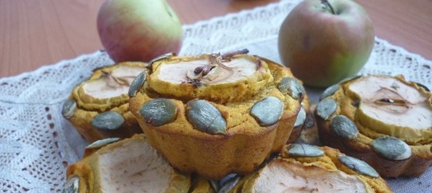 Кексы на сыворотке с яблочком