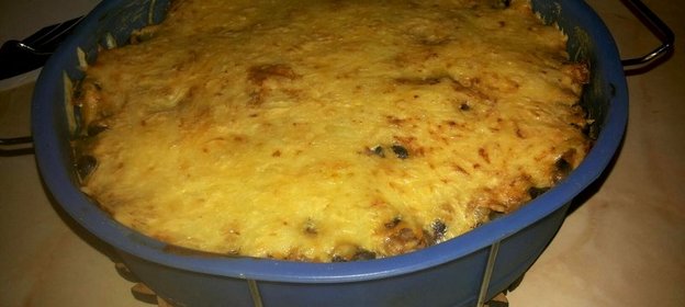 Запеканка из макарон и куриных сердечек