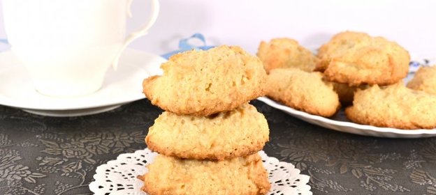 Белковое печенье с кокосом