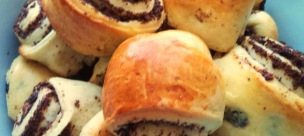 Сдобные булочки с маком