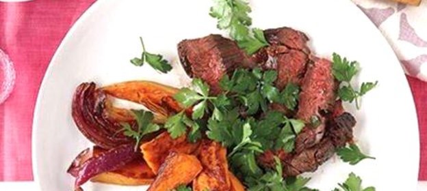 Стейк с бататом и петрушкой