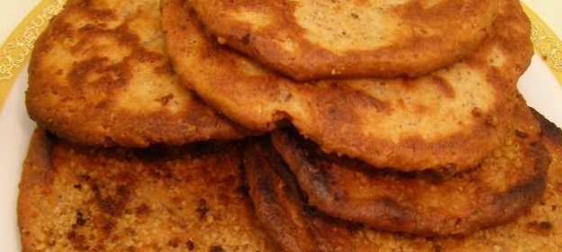 Лепешки из фасоли, с орехами и сыром