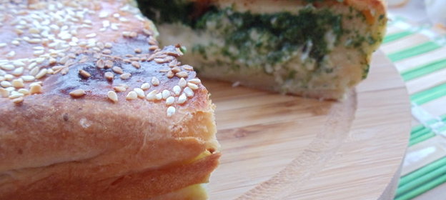 Творожная лепешка с шпинатом и сыром