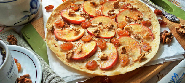 Яблочная пицца