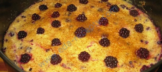 Запеканка детская с творогом и ежевикой