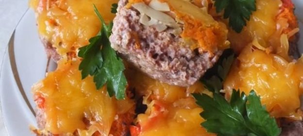 Мясные маффины с грибами