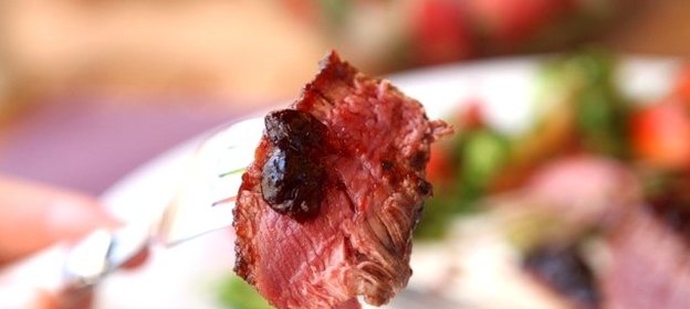 Стейк с кровью