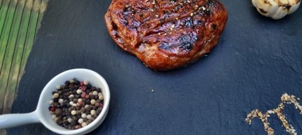 Стейк из говядины на гриле