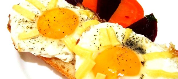 Яичница с сыром