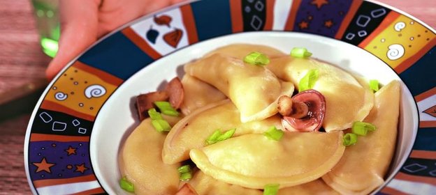 Пельмени с маринованными грибами