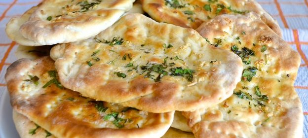Индийская лепешка наан