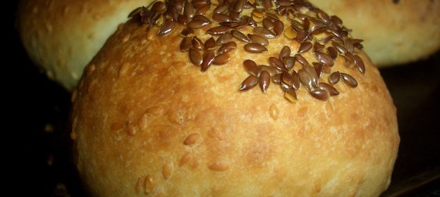 Булочки с кунжутом и льняными семечками