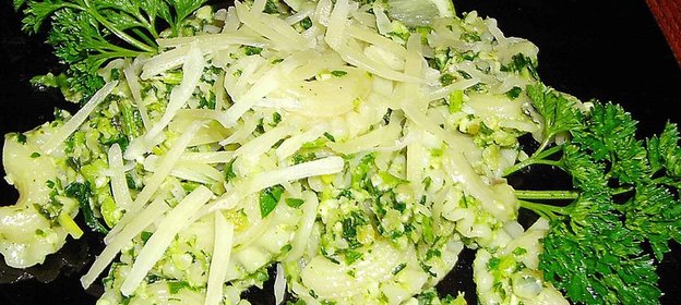 Макароны с зеленым ореховым соусом