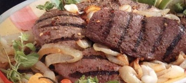 Стейки, жаренные на гриле